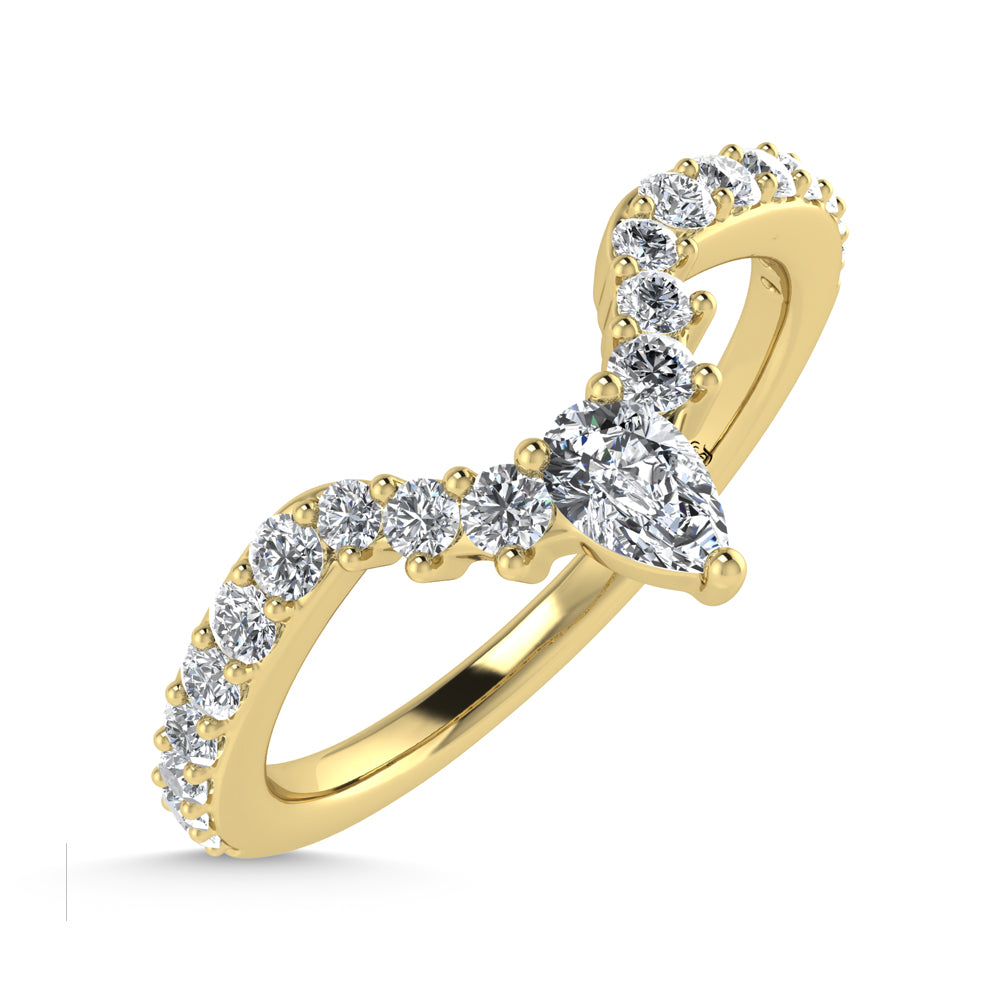14K Yellow Gold Diamond 1/3 ct. tw. Chevron Band, top view of the diamonds