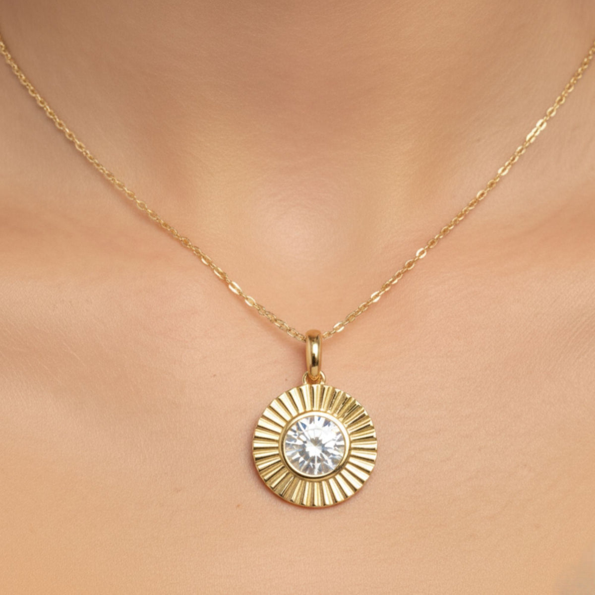 Fluted Round Lab Diamond Pendant Necklace | 14K Gold | Picasso Gold & Diamond Jewelry